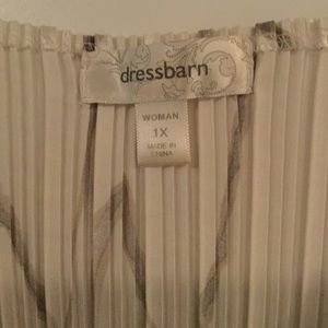 Dress Barn Tops - Dressbarn Sleeveless Blouse 1X Dress Barn Tops - Dressbarn Sleeveless Blouse 1X